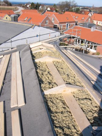 Ocieplenia dach��w p��askich - Izolacja do zadań specjalnych - wełna w granulacie PAROC BLT 9