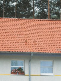 Pokrycia dachowe / Ceramiczne - Sposób na trudny dach